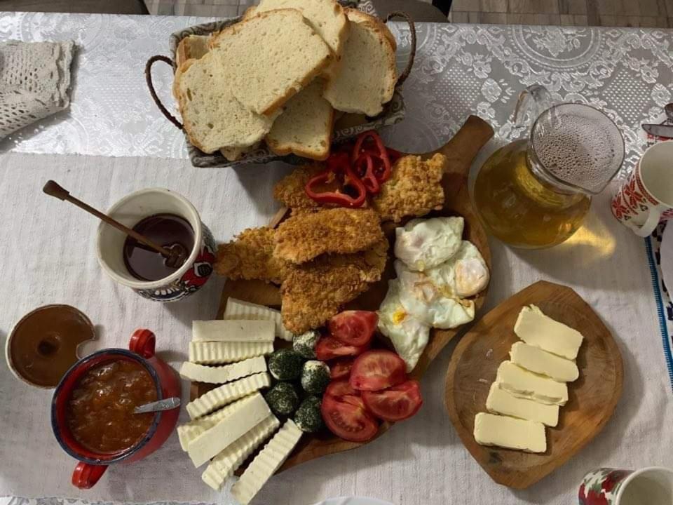 Pensiunea Casa Godja Văleni Екстериор снимка