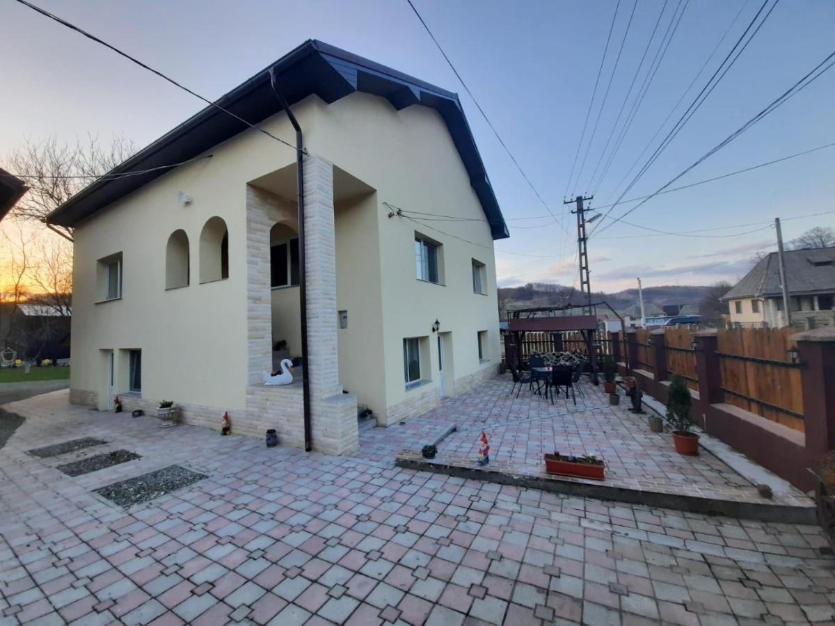 Pensiunea Casa Godja Văleni Екстериор снимка